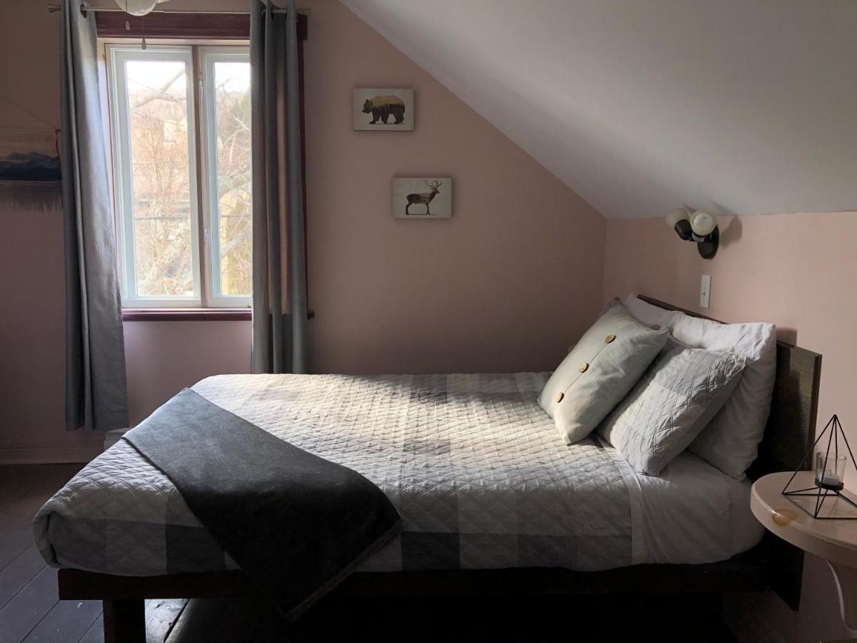 Les Pinsons Des Rives Bed & Breakfast La Malbaie Ngoại thất bức ảnh