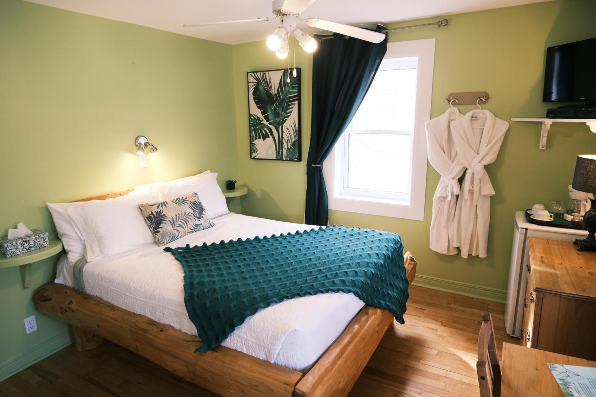 Les Pinsons Des Rives Bed & Breakfast La Malbaie Ngoại thất bức ảnh