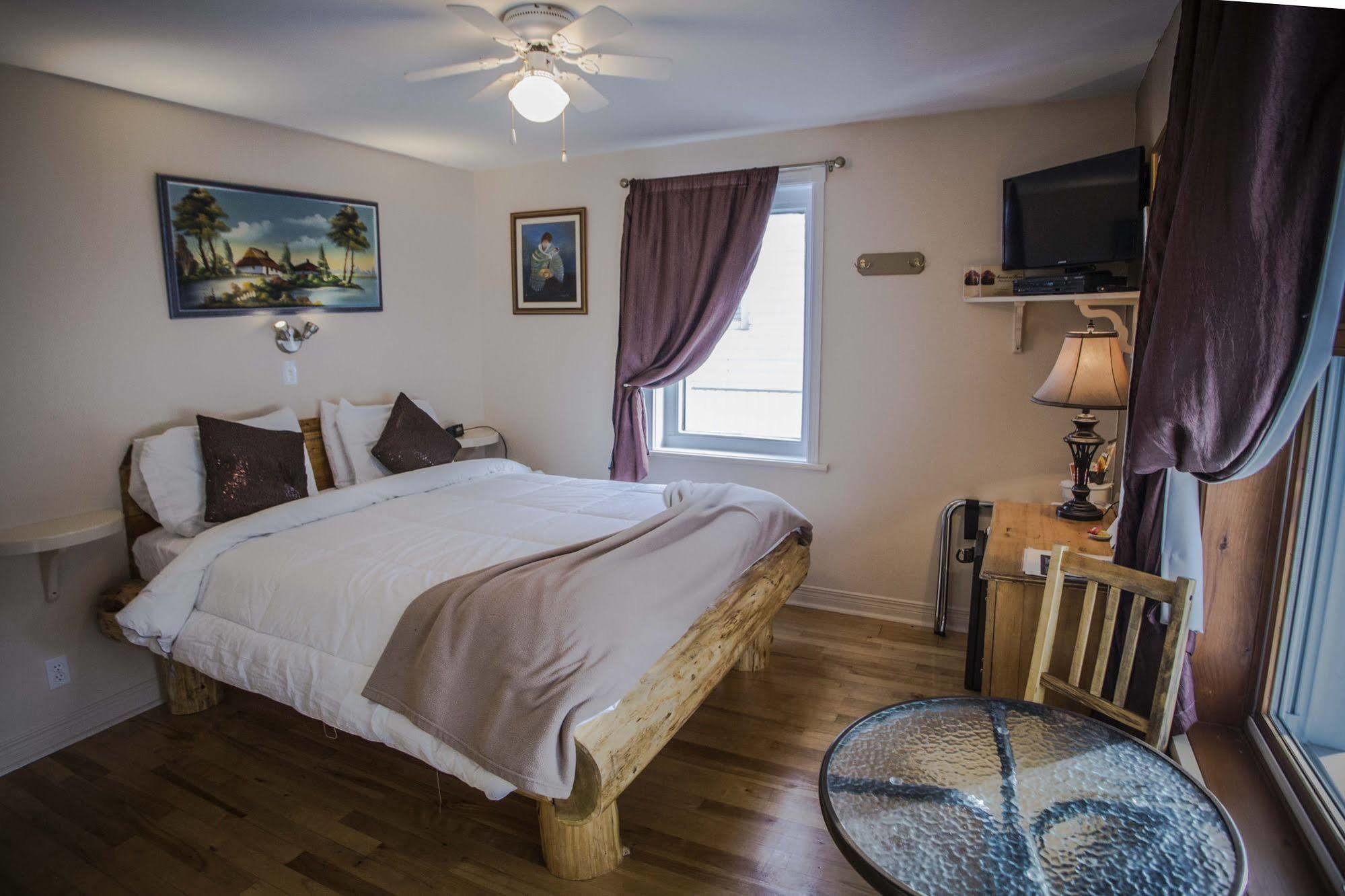 Les Pinsons Des Rives Bed & Breakfast La Malbaie Ngoại thất bức ảnh